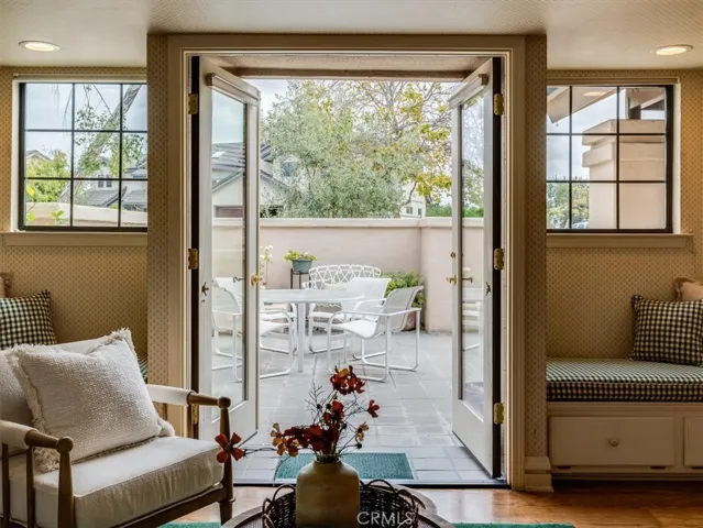 sitting room to patio