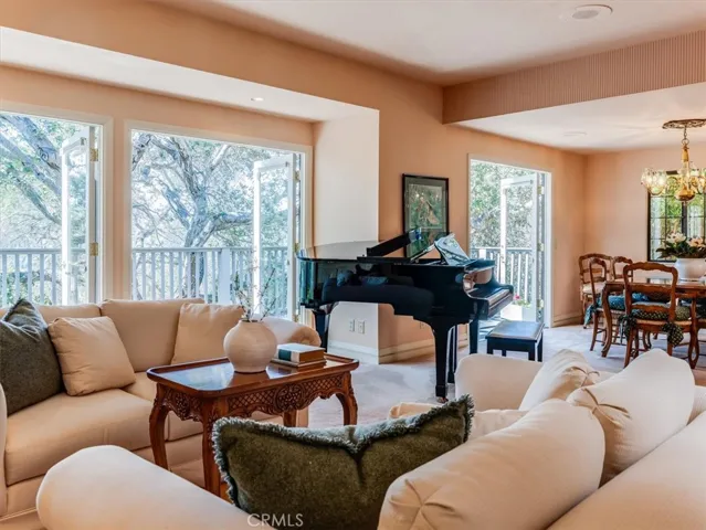 Livingroom with French doors to deck