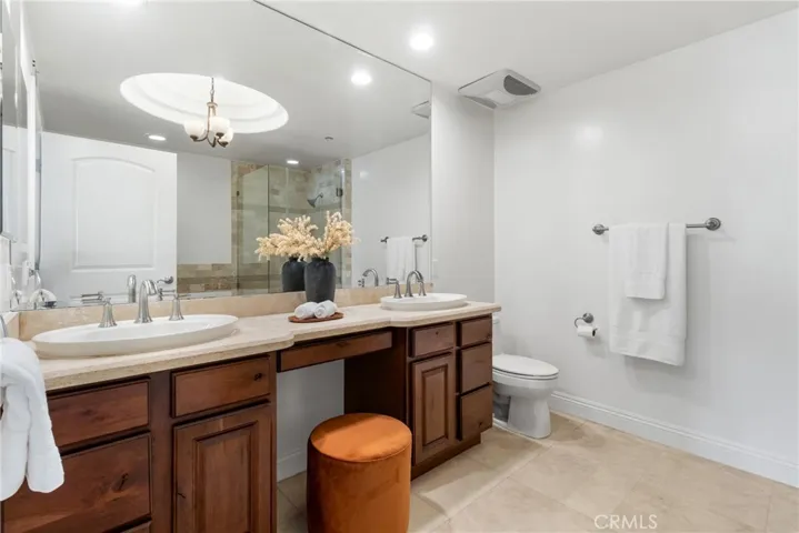 12044 Hoffman 303, Studio City, California 91604