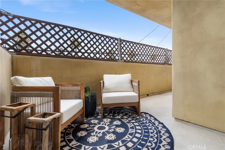 12044 Hoffman 303, Studio City, California 91604