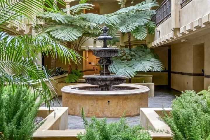 12044 Hoffman 303, Studio City, California 91604