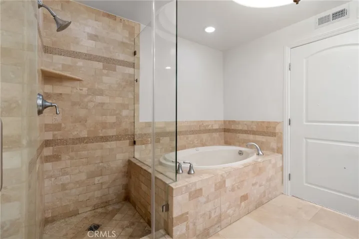 12044 Hoffman 303, Studio City, California 91604