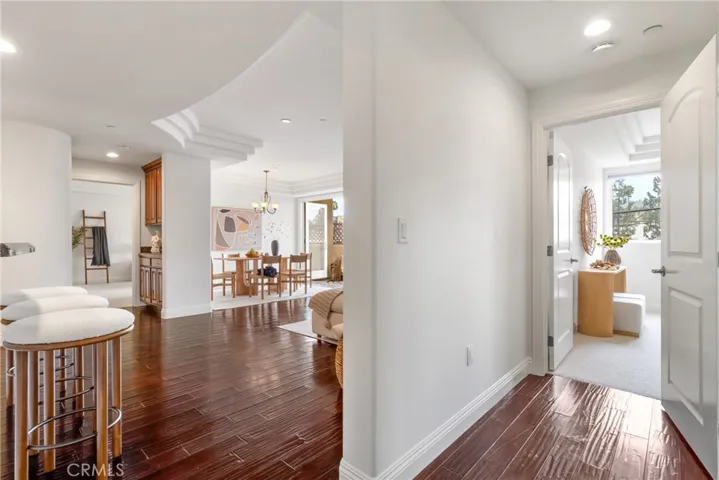 12044 Hoffman 303, Studio City, California 91604