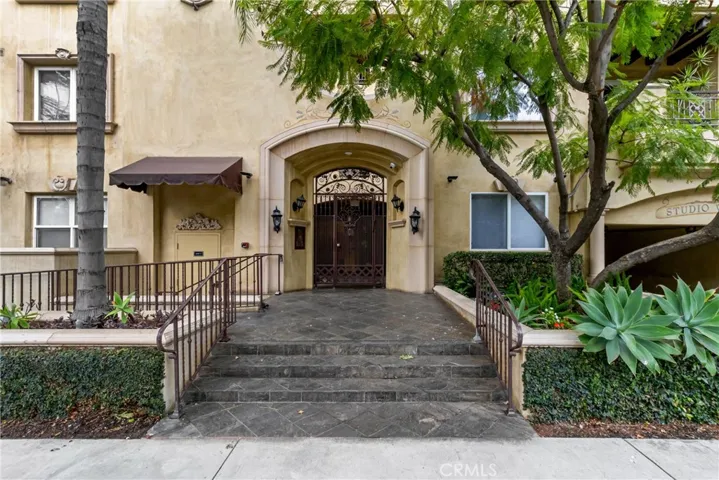 12044 Hoffman 303, Studio City, California 91604
