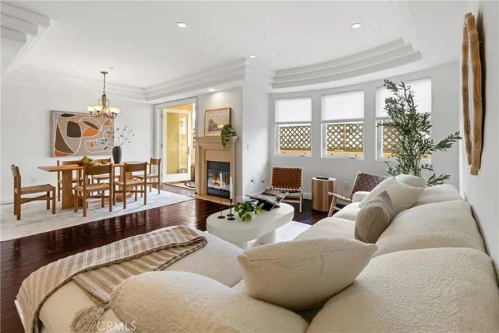 12044 Hoffman 303, Studio City, California 91604