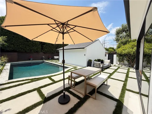 4257 Shadyglade Avenue, Studio City, California 91604