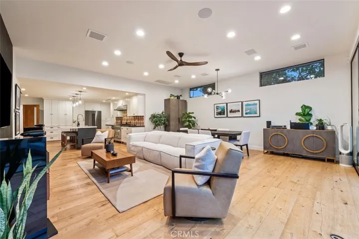 4257 Shadyglade Avenue, Studio City, California 91604