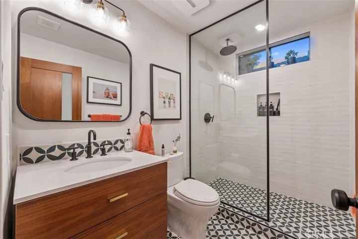 4257 Shadyglade Avenue, Studio City, California 91604