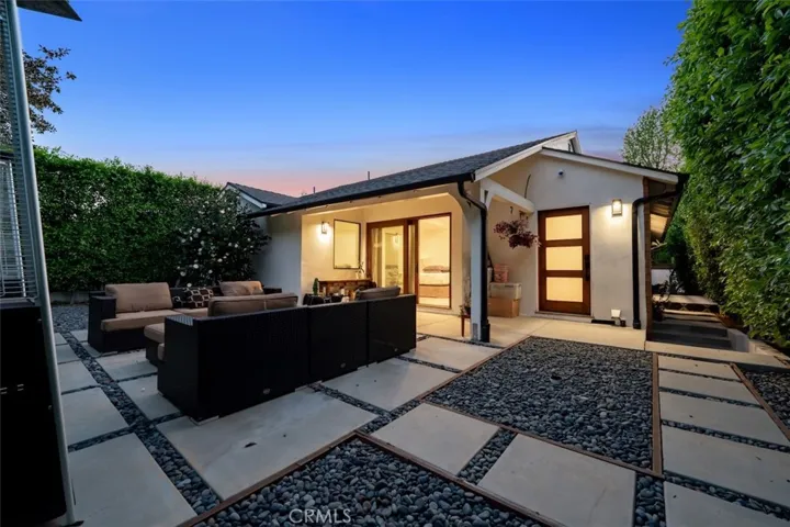 4257 Shadyglade Avenue, Studio City, California 91604