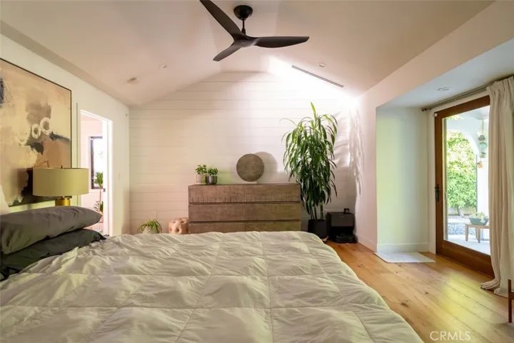4257 Shadyglade Avenue, Studio City, California 91604