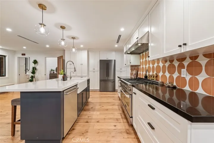 4257 Shadyglade Avenue, Studio City, California 91604