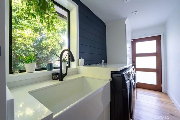 4257 Shadyglade Avenue, Studio City, California 91604