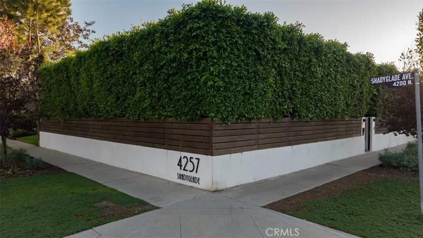 4257 Shadyglade Avenue, Studio City, California 91604