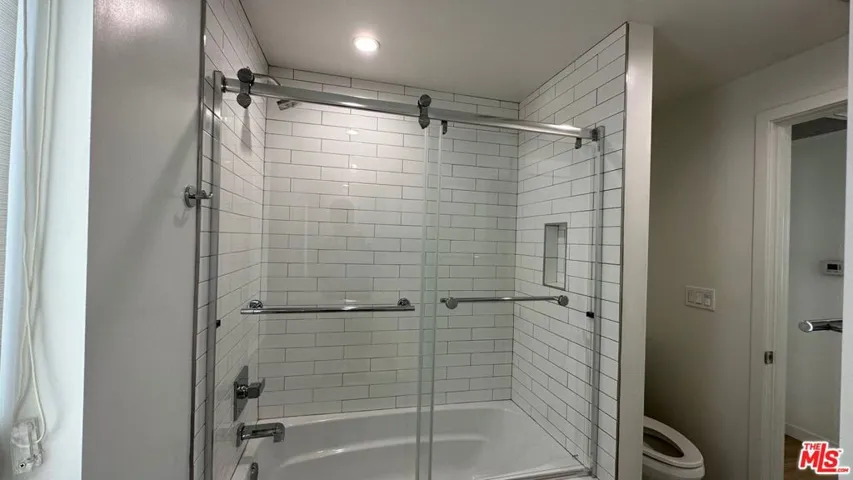 5226 Satsuma Avenue, North Hollywood, California 91601