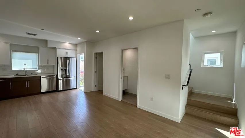 5226 Satsuma Avenue, North Hollywood, California 91601