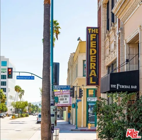 5226 Satsuma Avenue, North Hollywood, California 91601