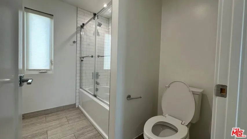5226 Satsuma Avenue, North Hollywood, California 91601