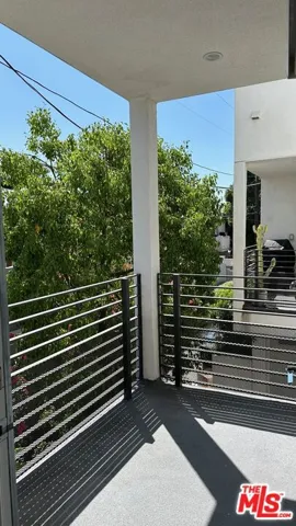 5226 Satsuma Avenue, North Hollywood, California 91601