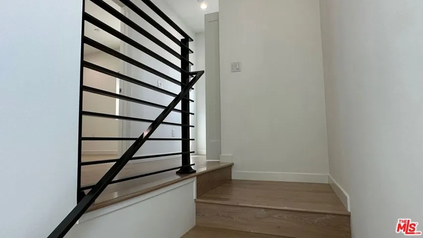 5226 Satsuma Avenue, North Hollywood, California 91601