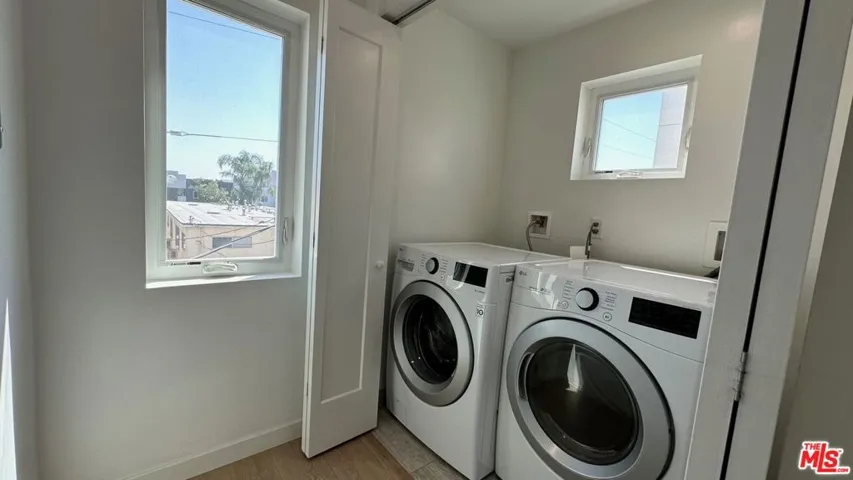 5226 Satsuma Avenue, North Hollywood, California 91601