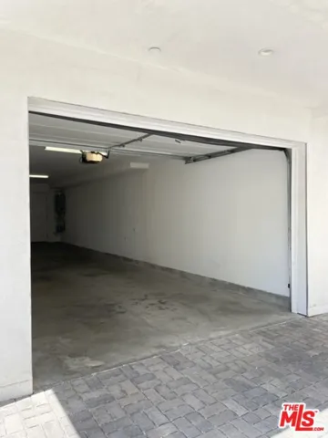 5226 Satsuma Avenue, North Hollywood, California 91601
