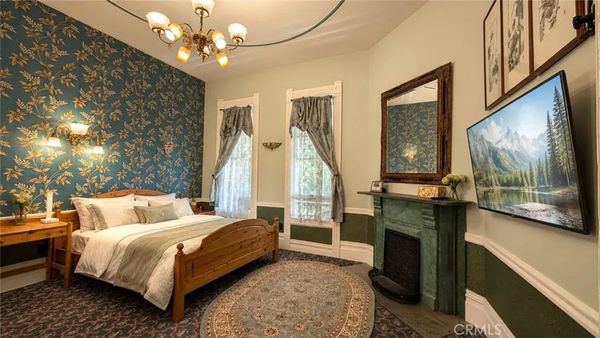 Queen bed