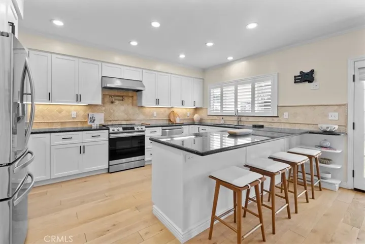 2020 Farrell 3, Redondo Beach, California 90278