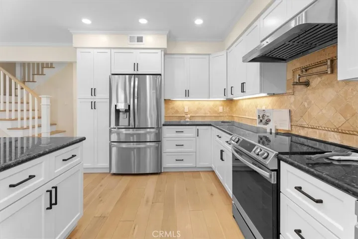 2020 Farrell 3, Redondo Beach, California 90278