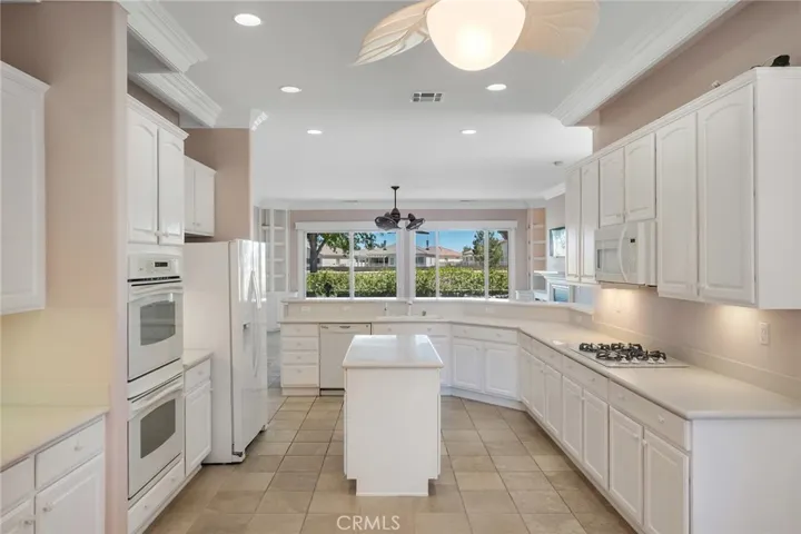 10817 Katepwa Street, Apple Valley, California 92308