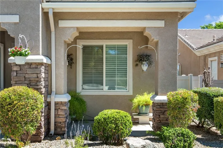 10817 Katepwa Street, Apple Valley, California 92308