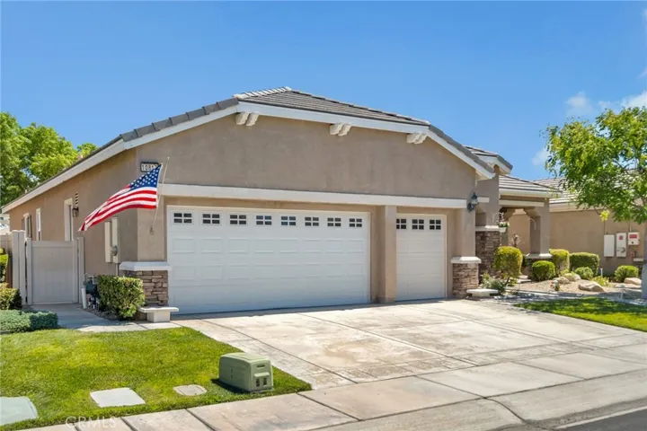 10817 Katepwa Street, Apple Valley, California 92308