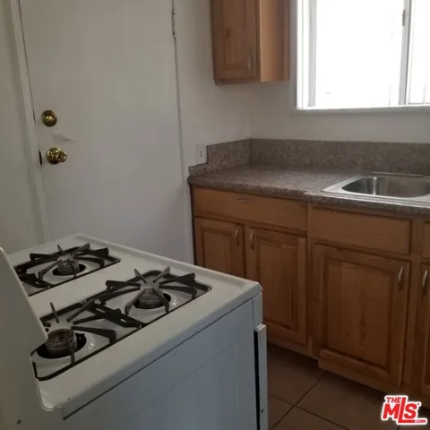 1554 S Stanley Avenue, Los Angeles, California 90019