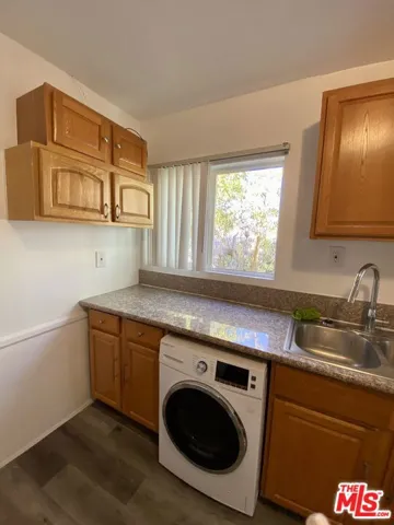 1554 S Stanley Avenue, Los Angeles, California 90019