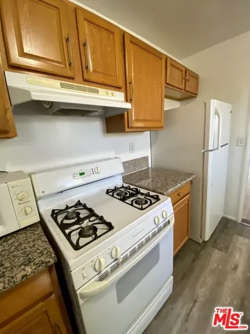 1554 S Stanley Avenue, Los Angeles, California 90019