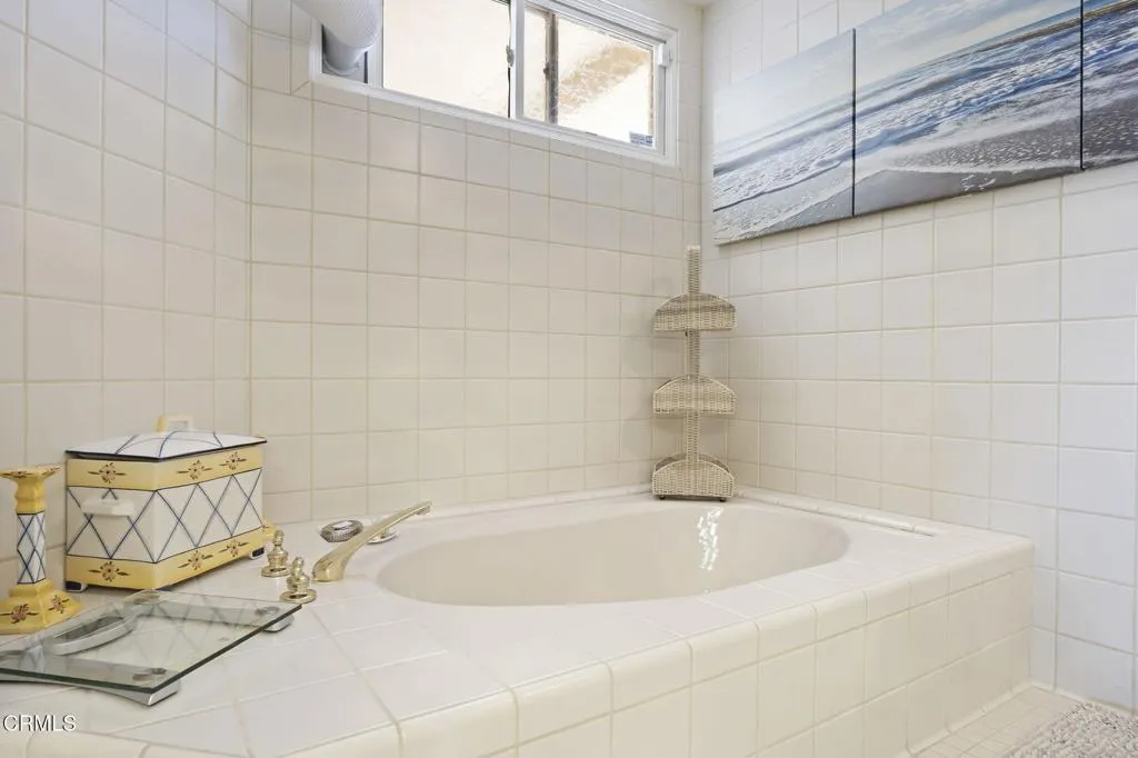 38-web-or-mls-1808Emerald-021