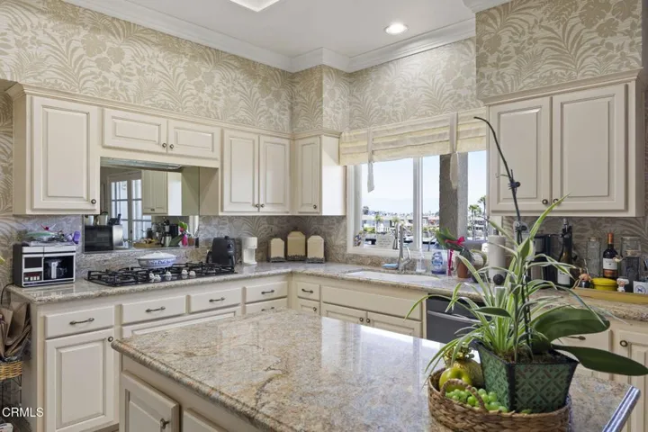 26-web-or-mls-1808Emerald-111