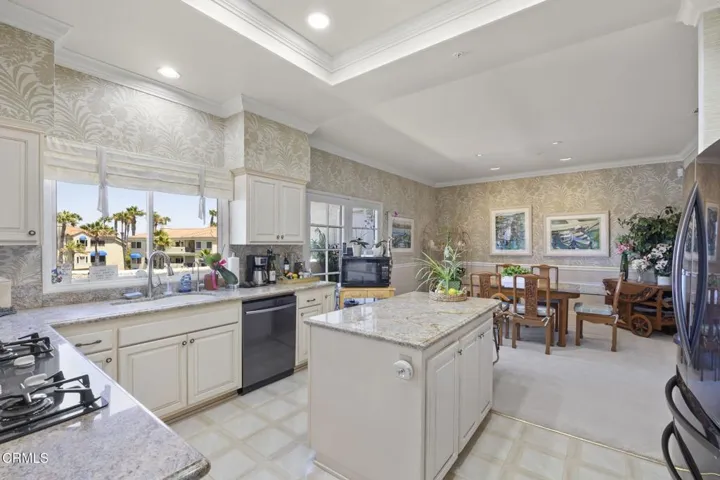 28-web-or-mls-1808Emerald-123