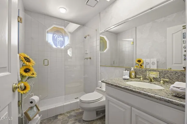 42-web-or-mls-1808Emerald-105