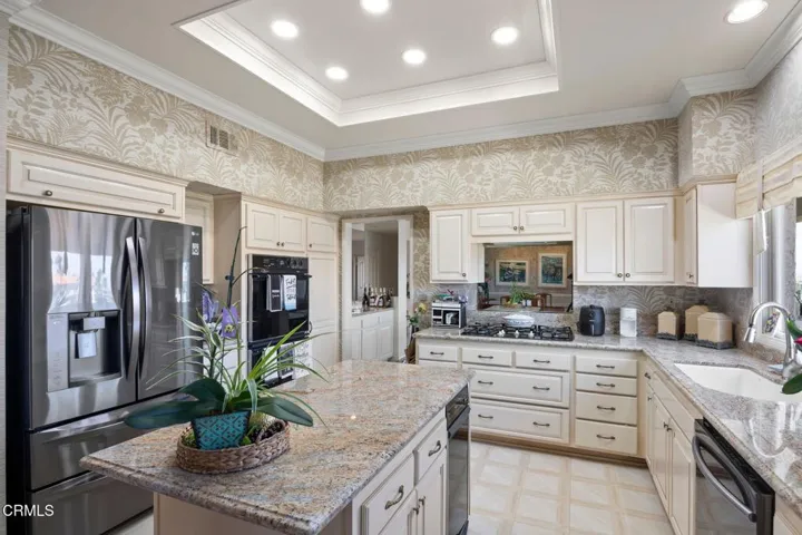 25-web-or-mls-1808Emerald-120