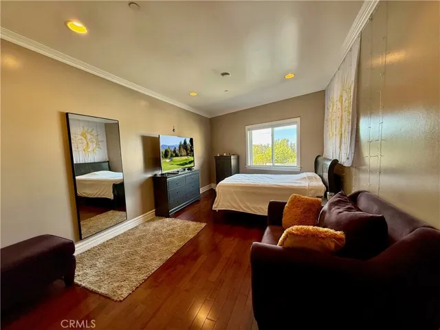 11989 Laurelwood, Studio City, California 91604