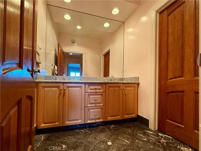 11989 Laurelwood, Studio City, California 91604