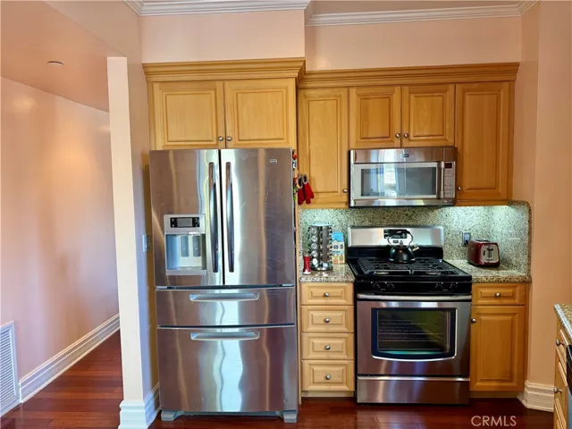11989 Laurelwood, Studio City, California 91604