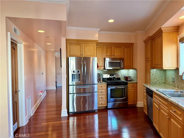 11989 Laurelwood, Studio City, California 91604