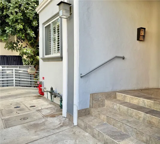 11989 Laurelwood, Studio City, California 91604