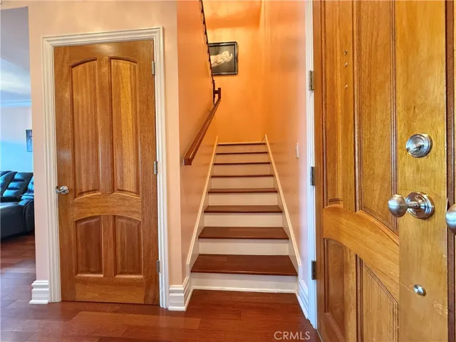 11989 Laurelwood, Studio City, California 91604