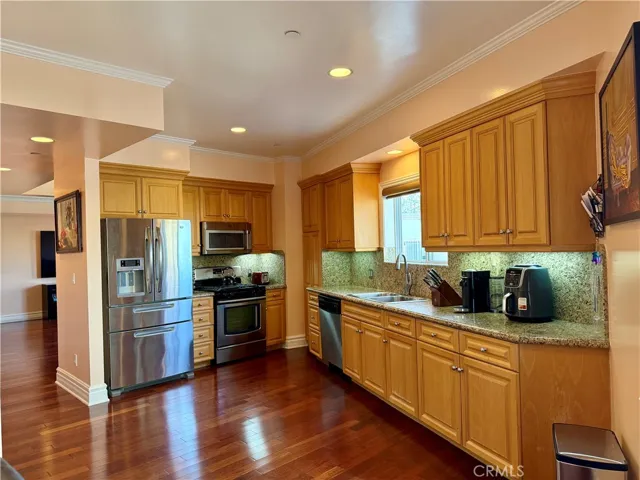 11989 Laurelwood, Studio City, California 91604