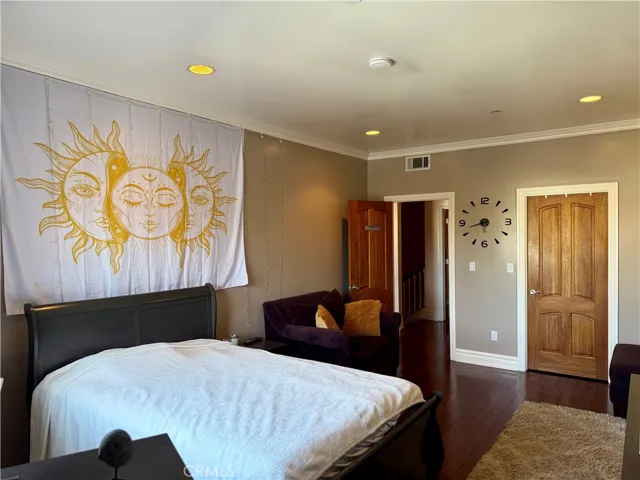 11989 Laurelwood, Studio City, California 91604