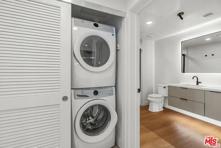 10601 Washington Boulevard 724, Culver City, California 90232
