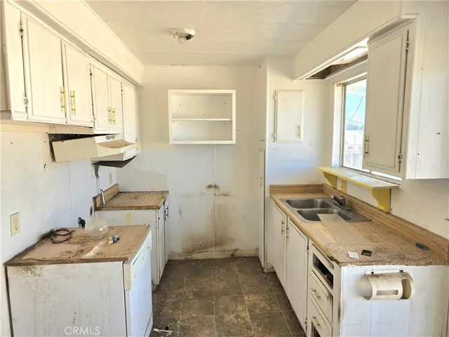6051 Morongo Road, 29 Palms, California 92277
