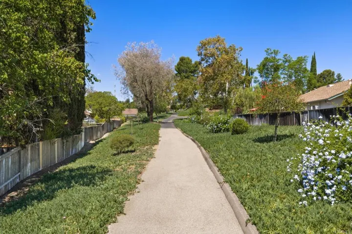 2234 Eastridge Lane, Escondido, California 92026